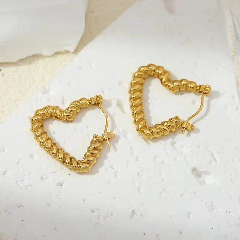 LOVERA – The Twisted Heart Hoops