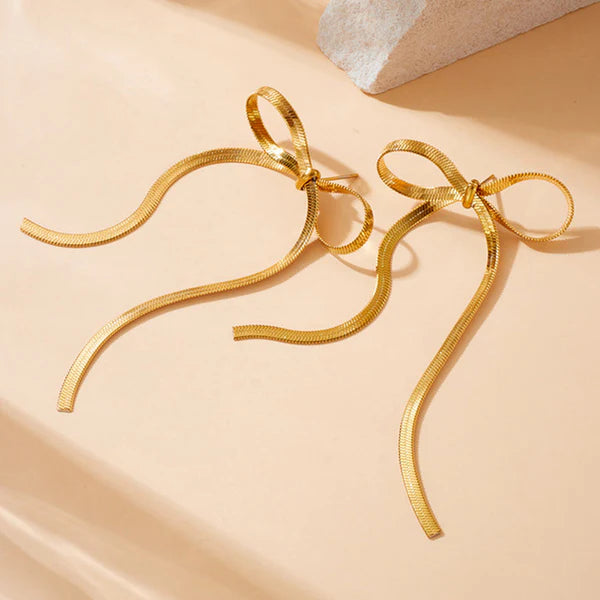 Liora – Golden Ribbon Cascade Earrings