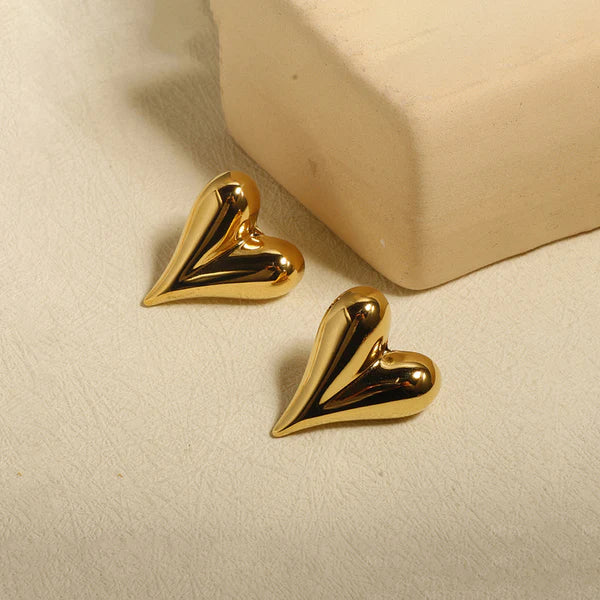 Lyara – Bold Heart Gold Studs