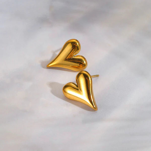 Lyara – Bold Heart Gold Studs