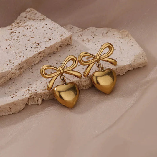 Bellisse – Golden Bowdrop Heart Earrings