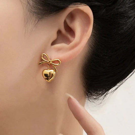 Bellisse – Golden Bowdrop Heart Earrings