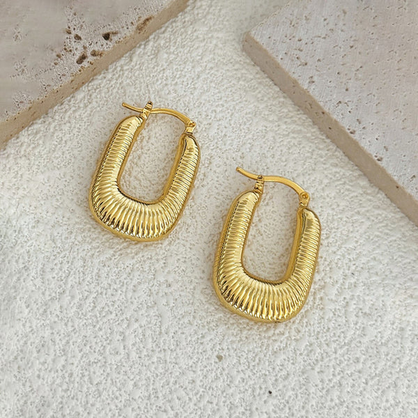 Nora – Ribbed Geometric Hoop Earrings
