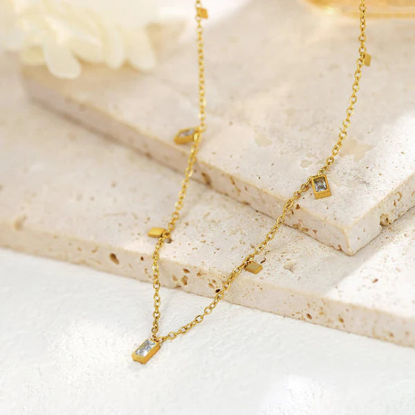 Avelyn – Geometric Muse Gold Necklace
