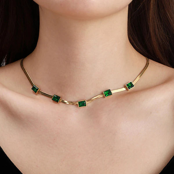 Zarael – Emerald Gold Snake Chain Necklace