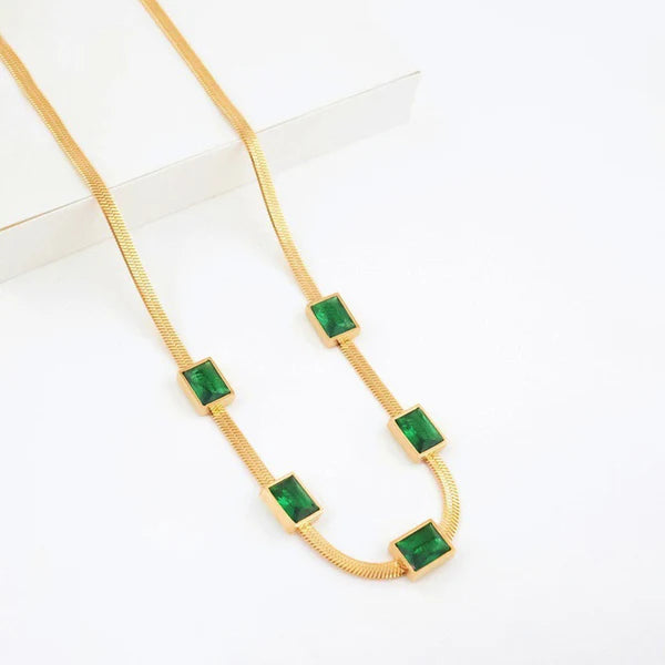 Zarael – Emerald Gold Snake Chain Necklace