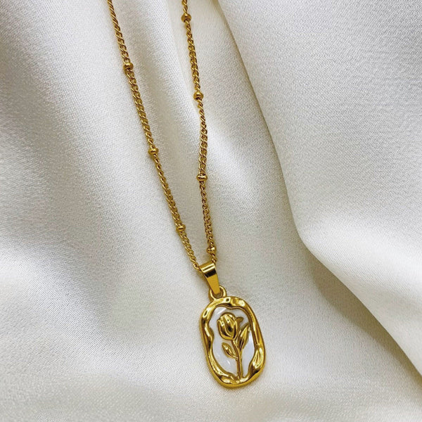 Rosmira – Gilded Petal Cameo Pendant