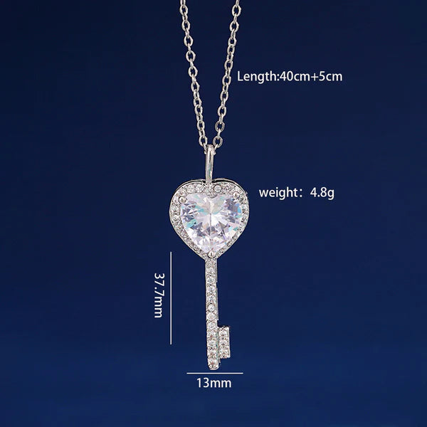 Lyra – Heart Key Sparkle Pendant