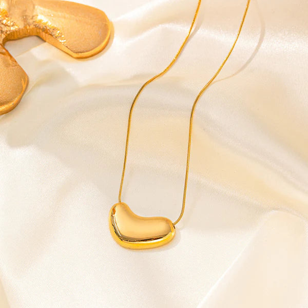 Solei – Sculpted Gold Bean Necklace
