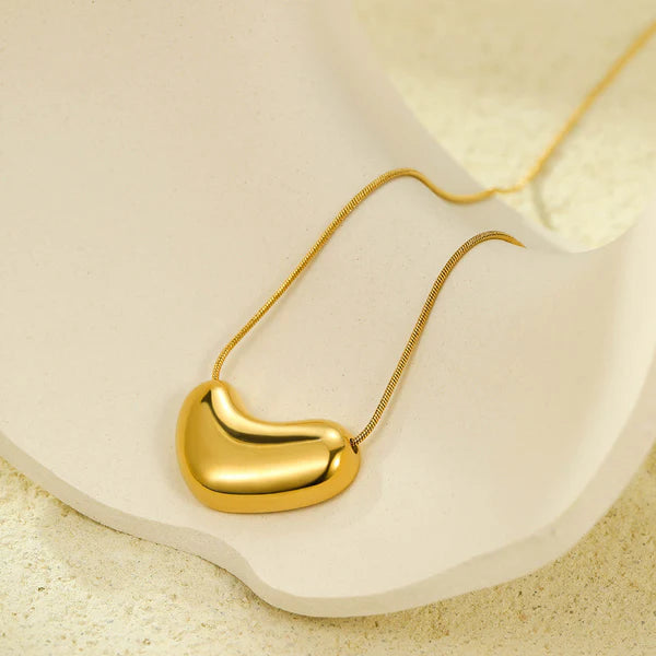 Solei – Sculpted Gold Bean Necklace
