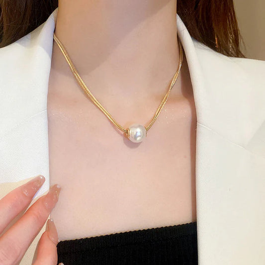 Aurelia – Classic Pearl Chain Pendant