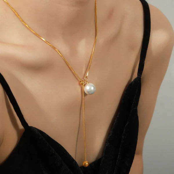 Liora – Pearl Drop Twist Pendant Necklace