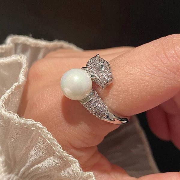 Vespera – Pearl & Panther Silver Ring