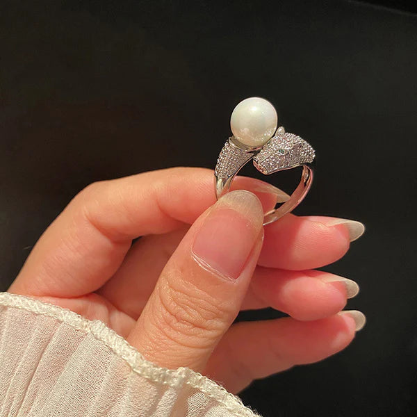 Vespera – Pearl & Panther Silver Ring