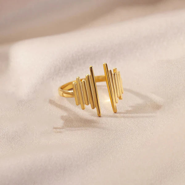 Nyra – Linear Open Statement Ring