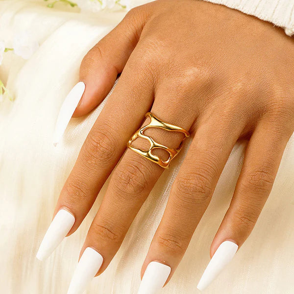 Serai – Sculpted Swirl Adjustable Ring