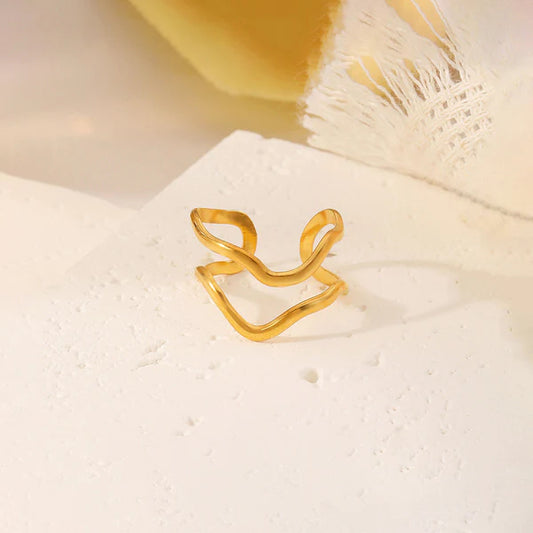 Aeris β Fluid Wave Adjustable Ring