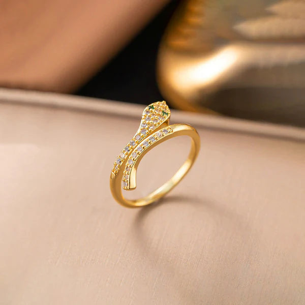 Serpina – Gold Snake Motif Ring