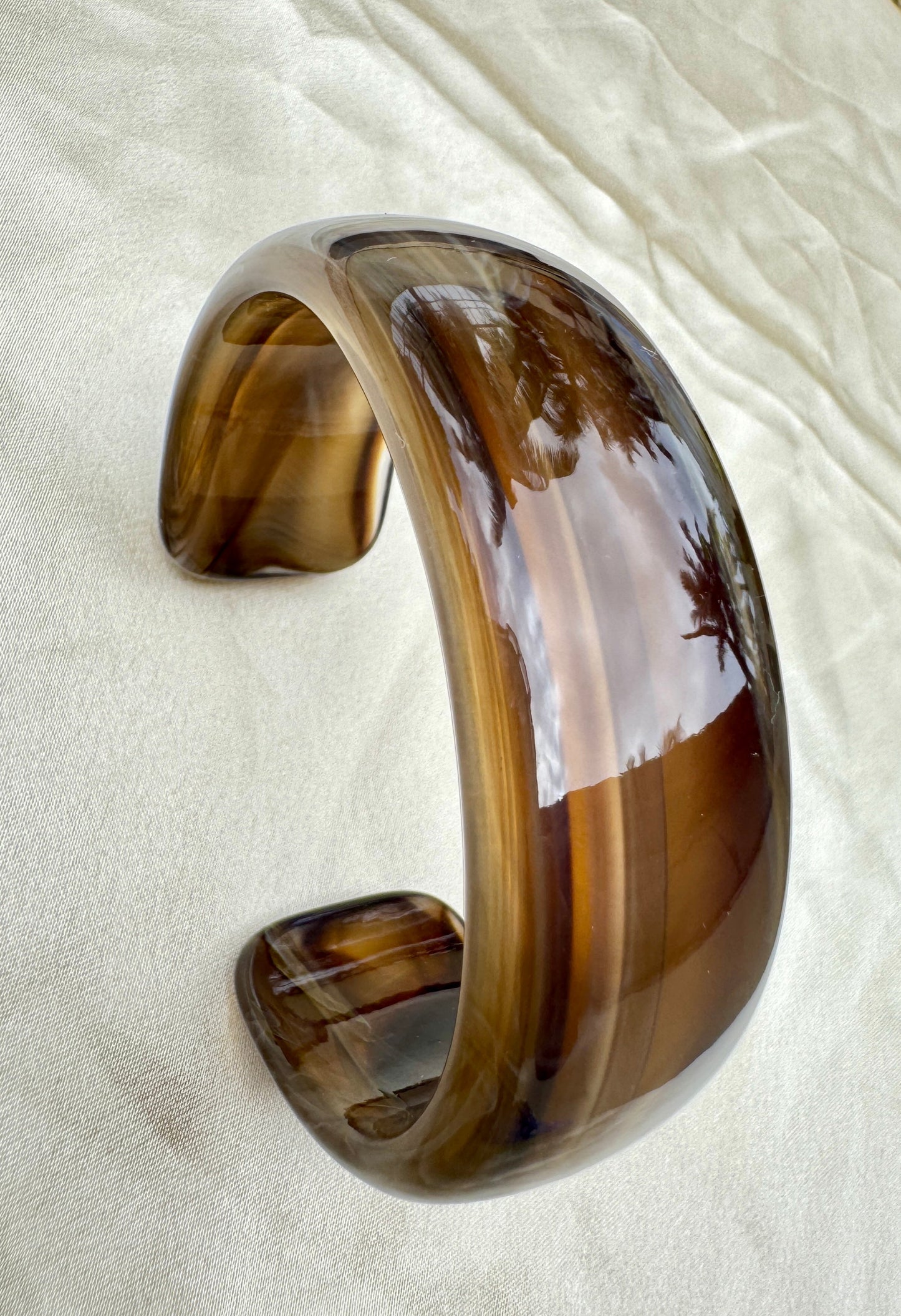 SORELLE – The Smoky Enigma