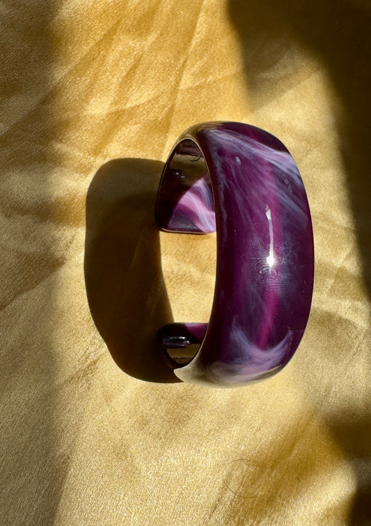 AMIRA – The Amethyst Muse