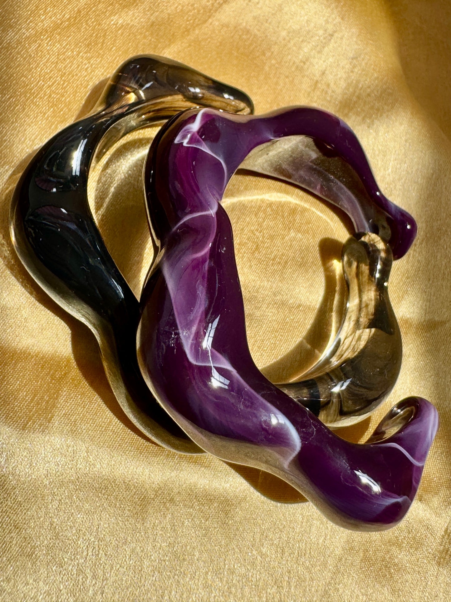 Veyra – Sculpted Resin Statement Wave Cuff