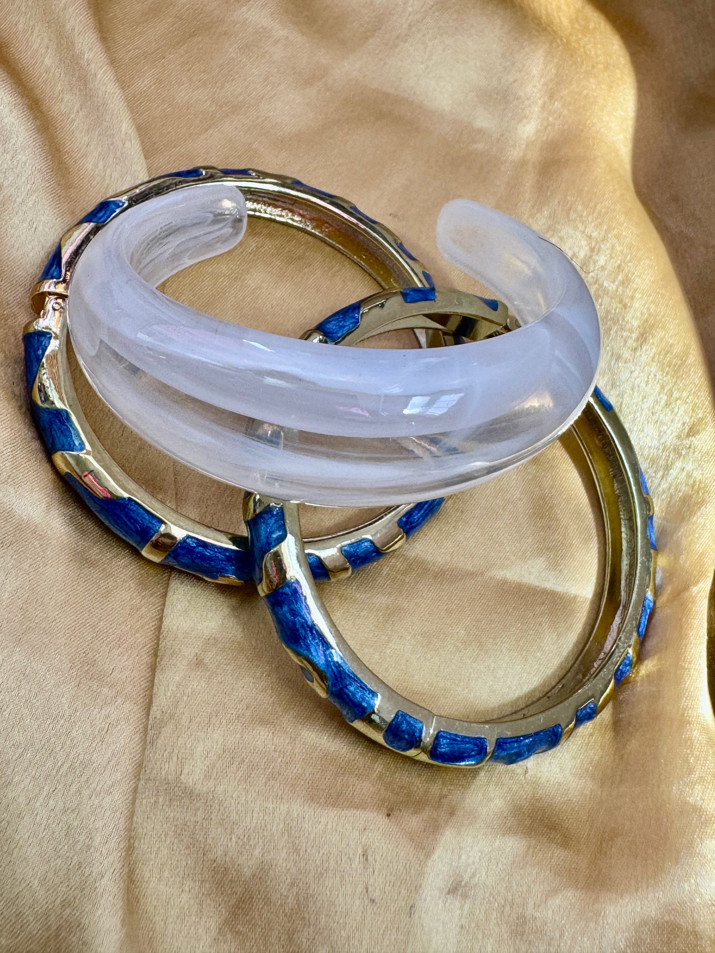 CELESTE TIDE TRIO – Blue Enamel & Frosted White Resin Bangle Stack