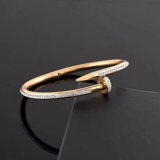 Ferra – Crystal Nail Curve Bracelet