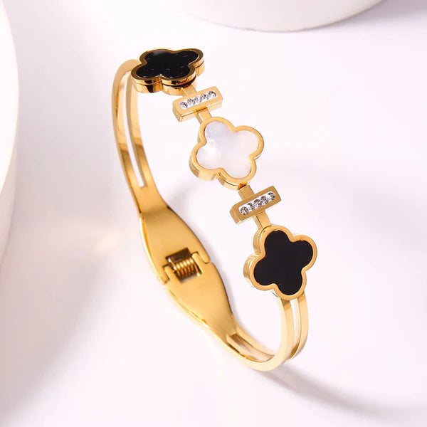 Seraphina – Triple Clover Mother of Pearl Bracelet