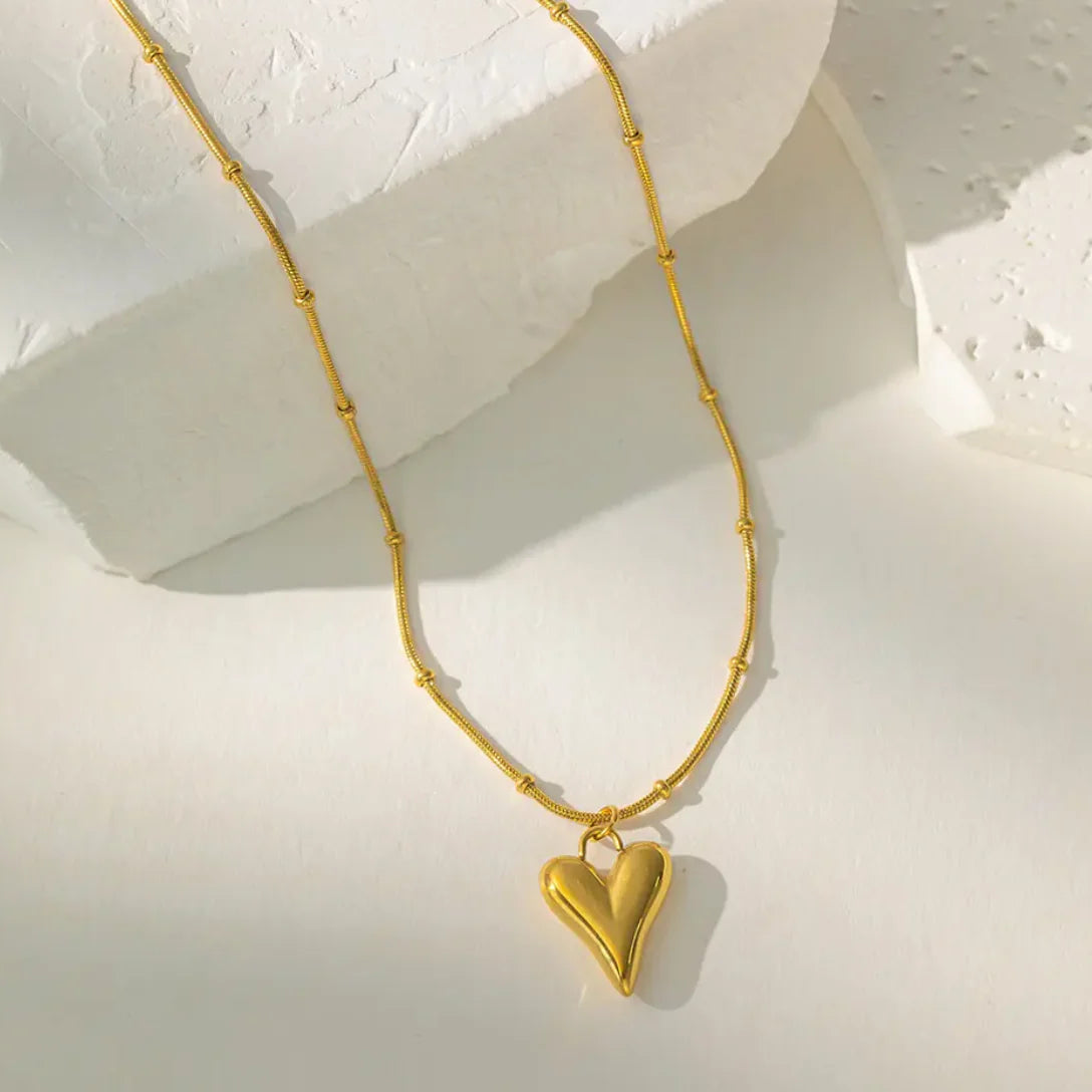 LIVÉA – The Heartline Pendant