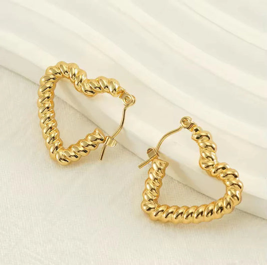 LOVERA – The Twisted Heart Hoops