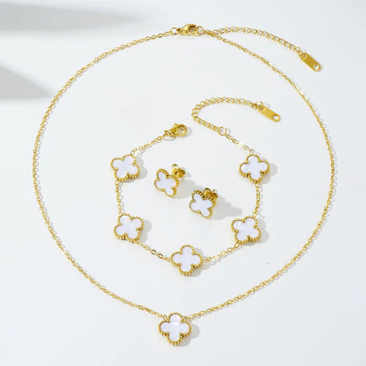 Aurelia – White Clover Charm Set