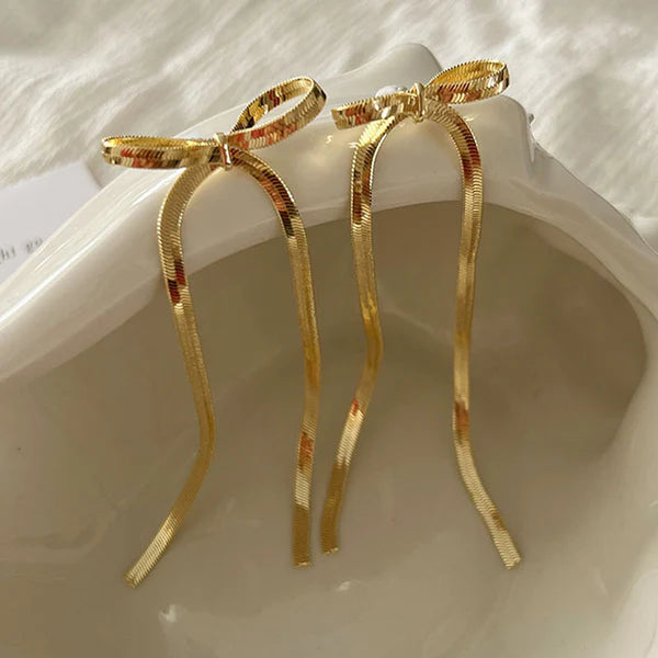Liora – Golden Ribbon Cascade Earrings