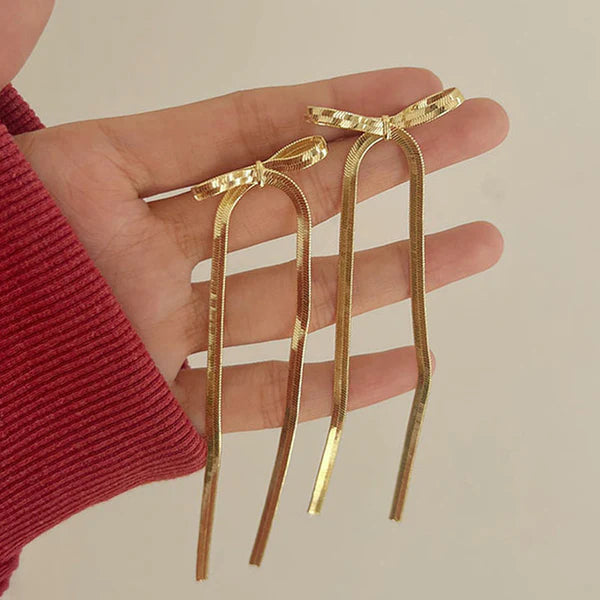 Liora – Golden Ribbon Cascade Earrings