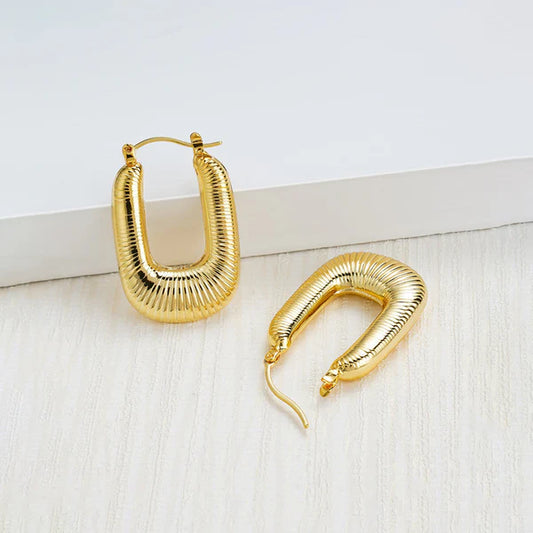 Nora – Ribbed Geometric Hoop Earrings