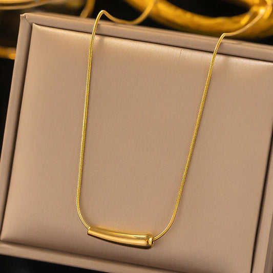 Minimalistic Teardrop Necklace