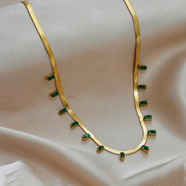 Zeyra – Emerald Droplet Gold Necklace