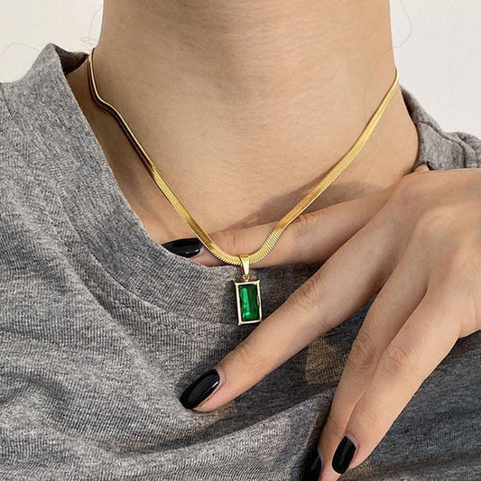 Emeren – Luxe Verde Prism Pendant