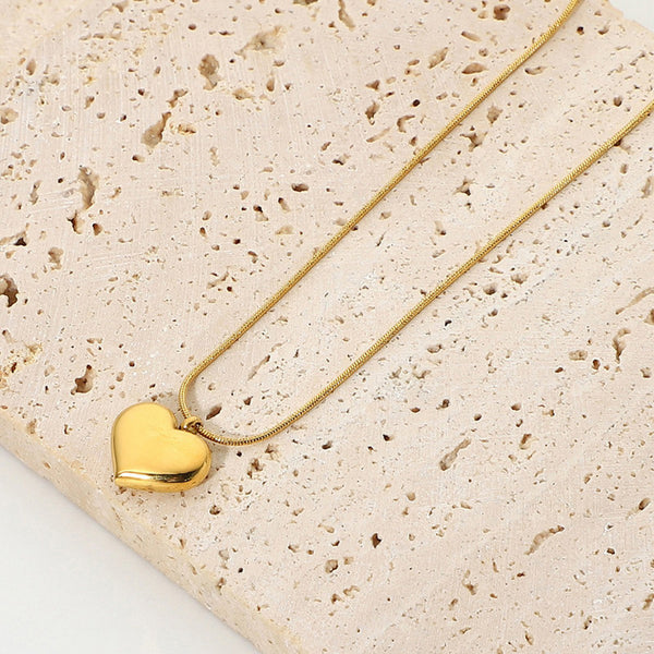 Elantra – Bold Heart Statement Pendant