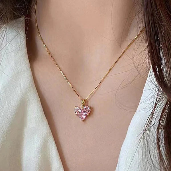 ROSÉLIA – The Love-Drunk Pendant
