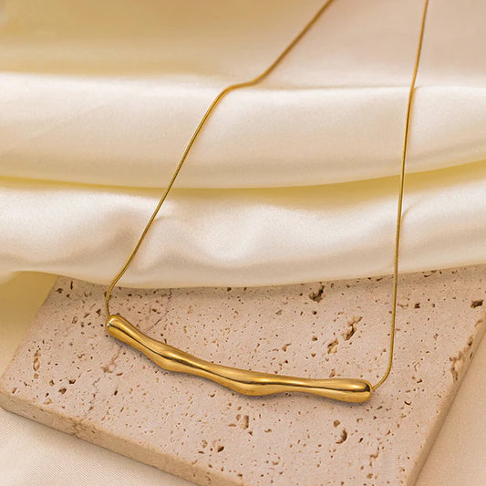 Arc Chain Necklace