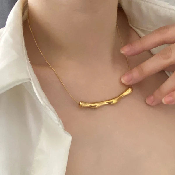 Arc Chain Necklace
