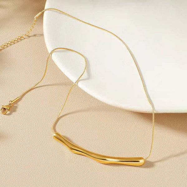 Arc Chain Necklace
