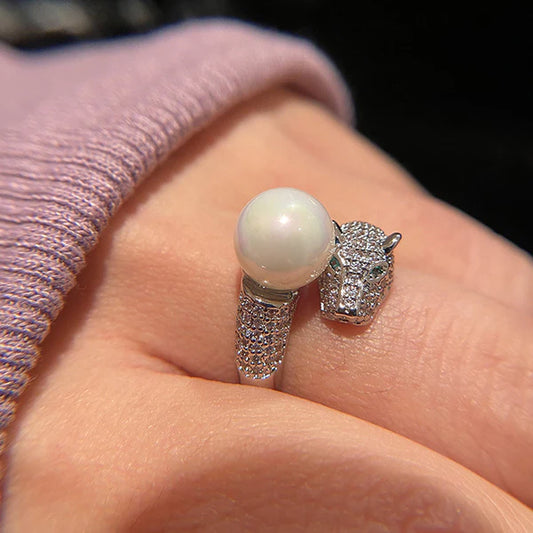 Vespera – Pearl & Panther Silver Ring