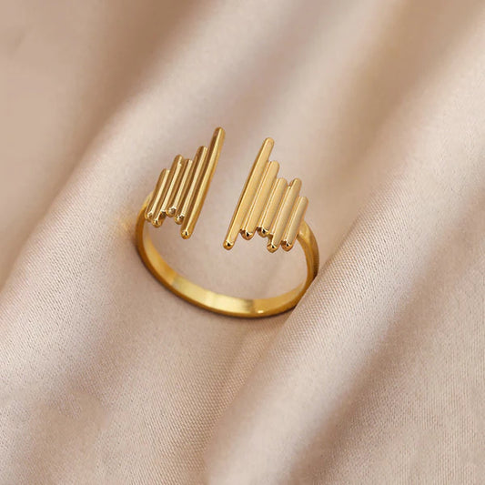 Nyra – Linear Open Statement Ring