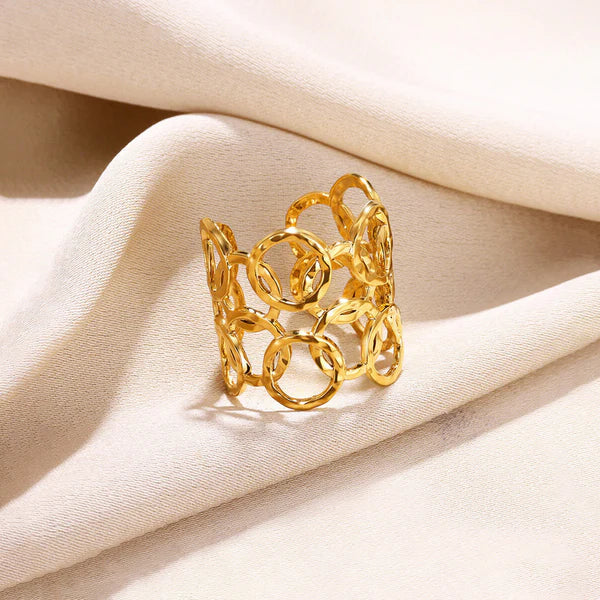 Orla – Gold Ripple Statement Ring