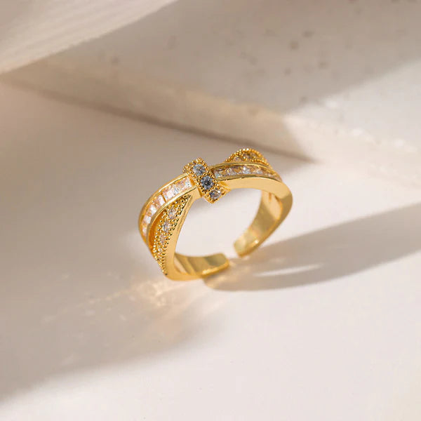 Xyla – Crystal Cross Adjustable Ring