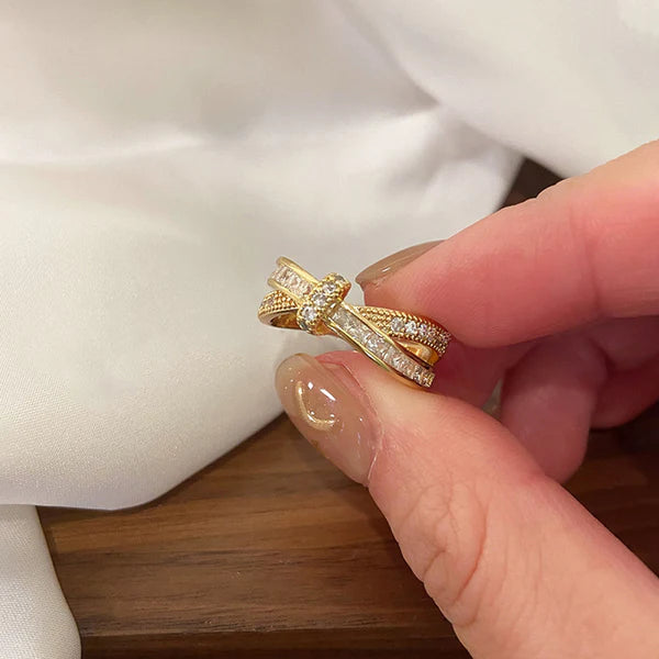 Xyla – Crystal Cross Adjustable Ring