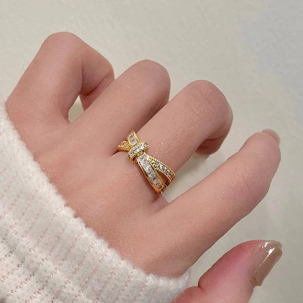 Xyla – Crystal Cross Adjustable Ring