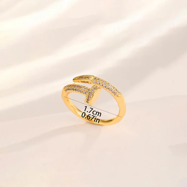 Clawdia – The Golden Grip