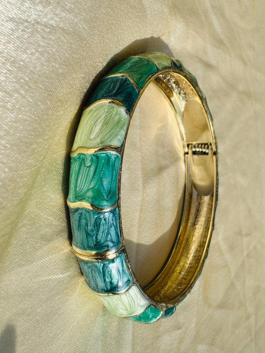 VERDURA – The Green Enamel Gold Bangle